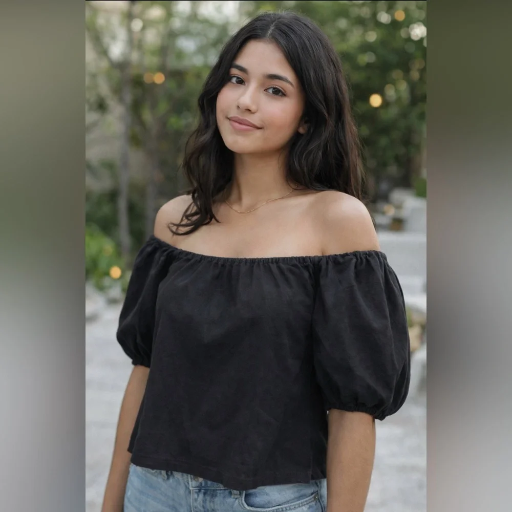 Abercrombie & Fitch Off-Shoulder Black Blouse